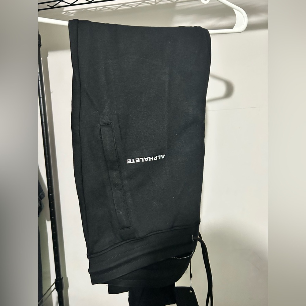 New Alphalete Essential Jogger Black Medium